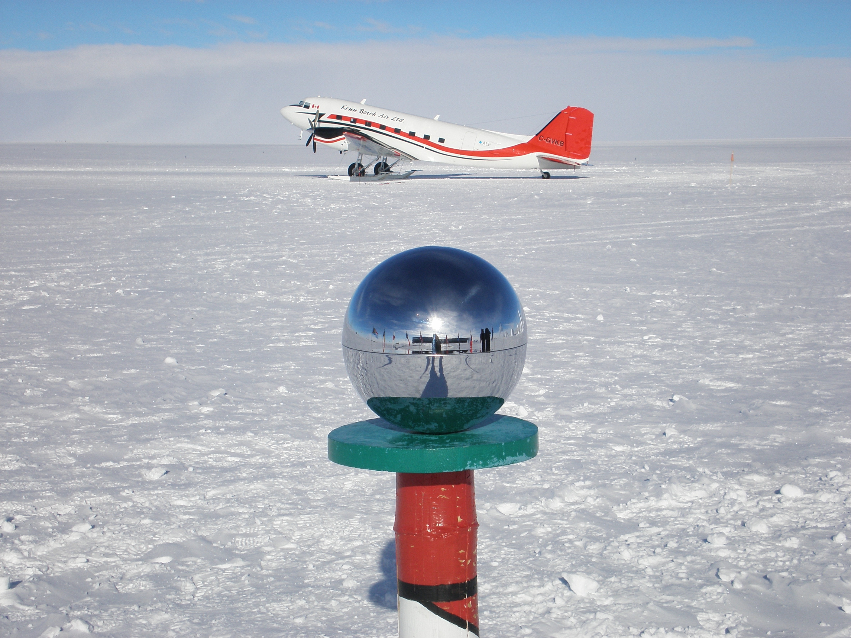 Fly to 90° South