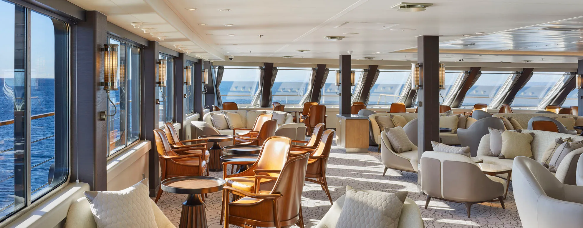 Magellan Explorer - Observation Lounge