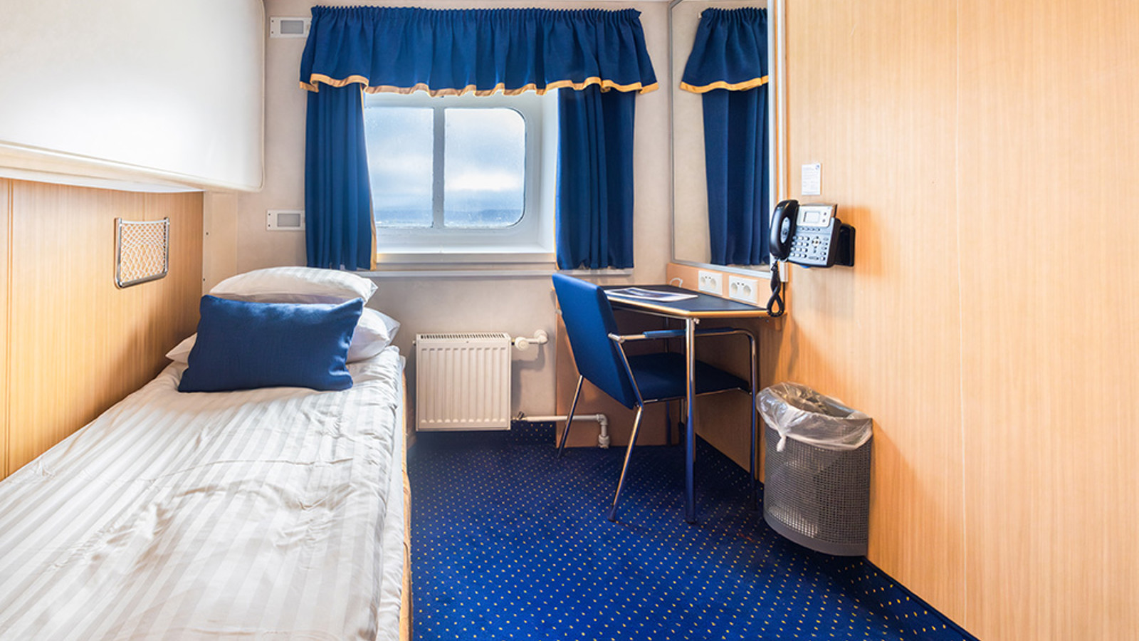 Ocean Nova Single Cabin interior