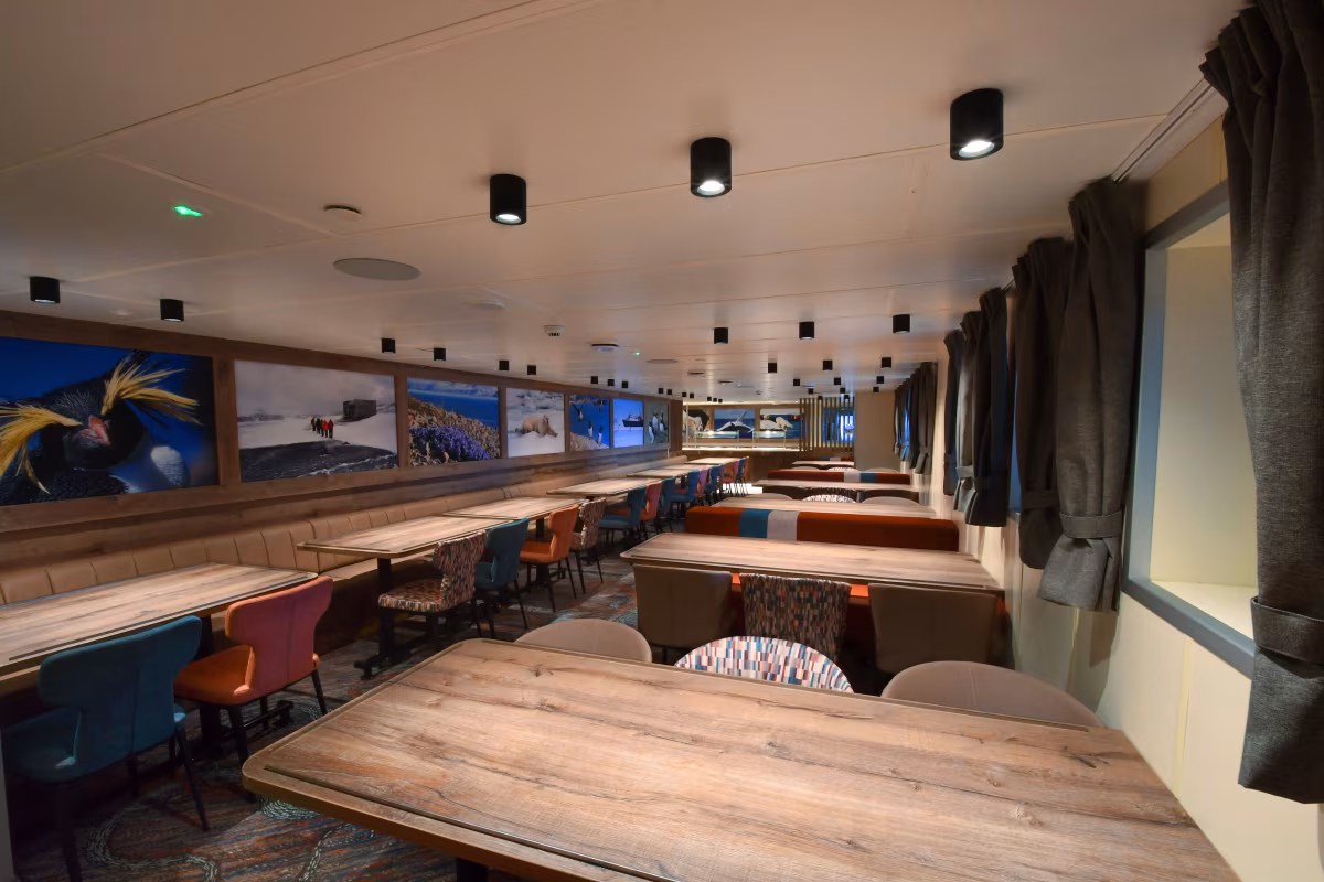 Ortelius - Onboard public area 1