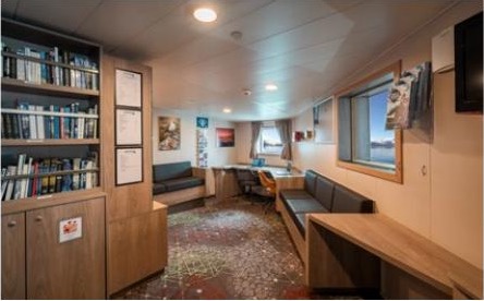 Plancius - Onboard public area 4