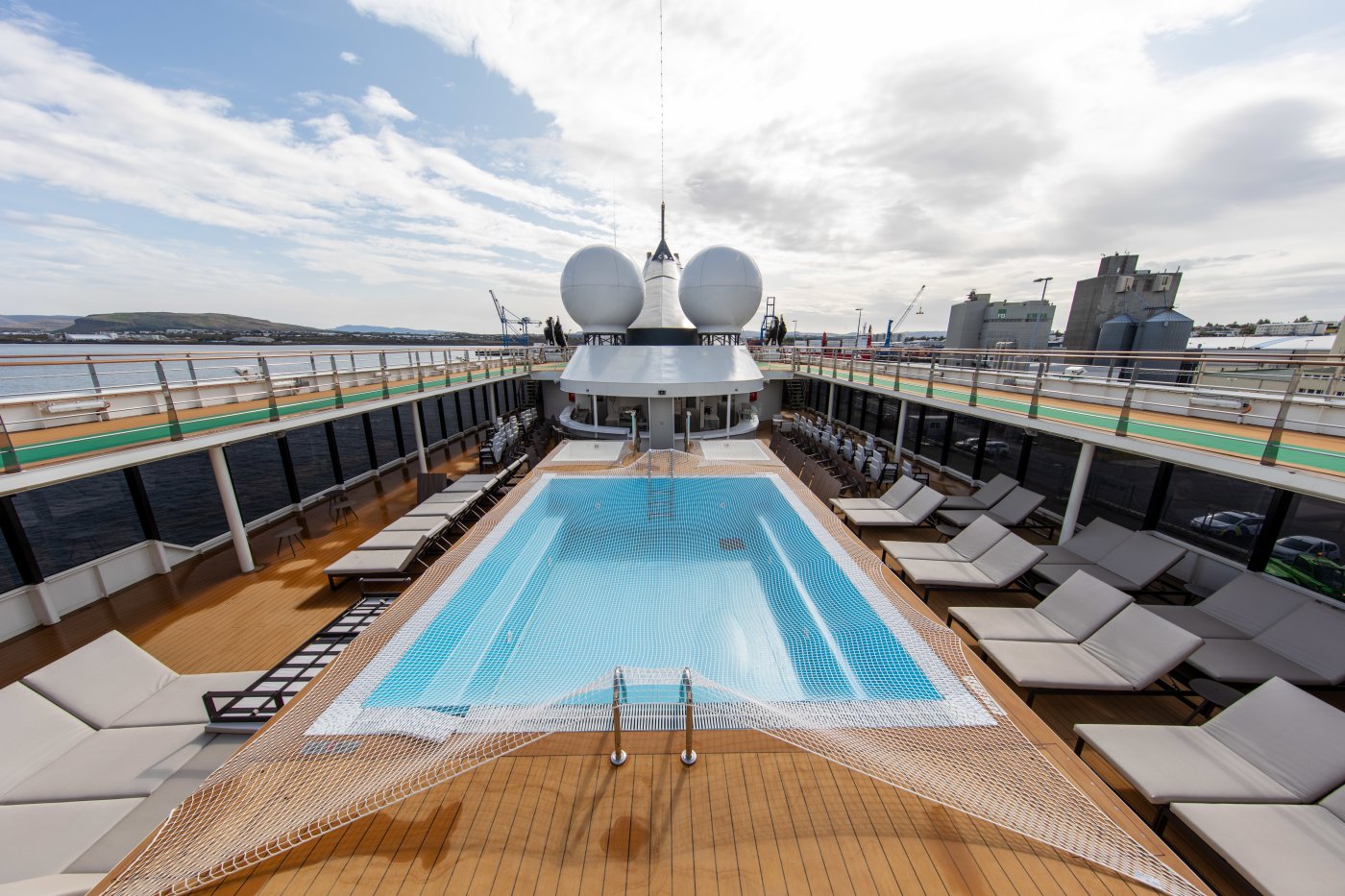 World Explorer - Onboard public area 3