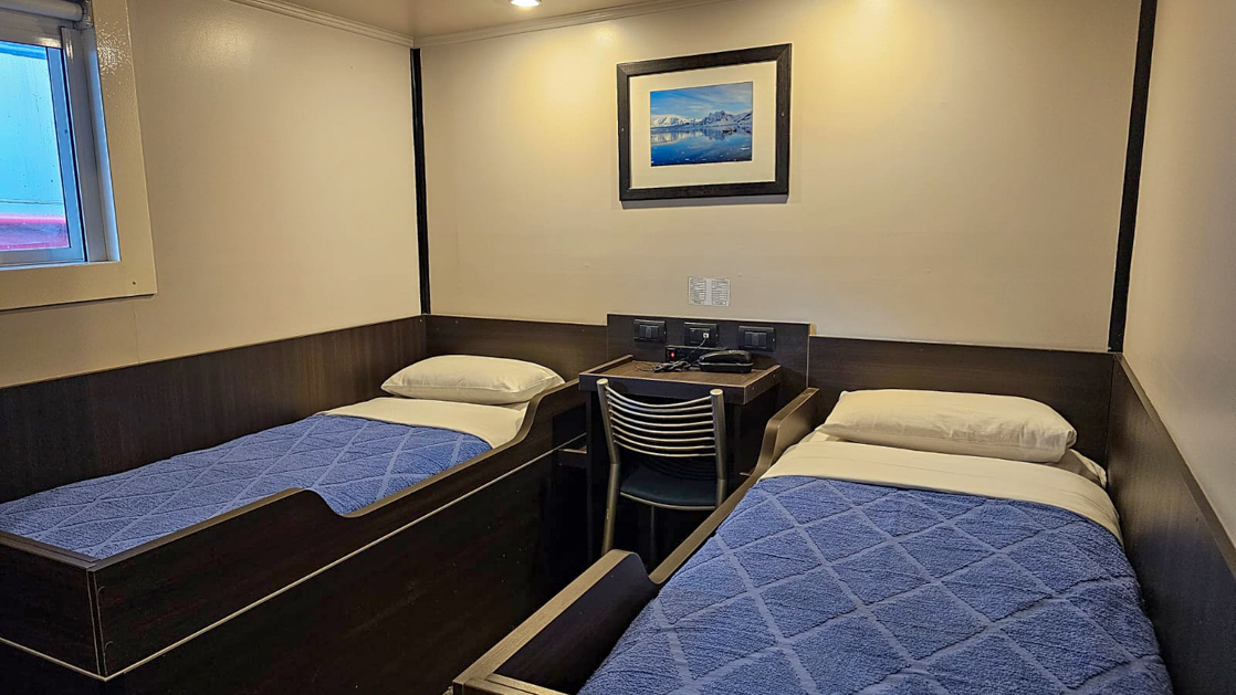 Ushuaia Standard Plus Twin interior