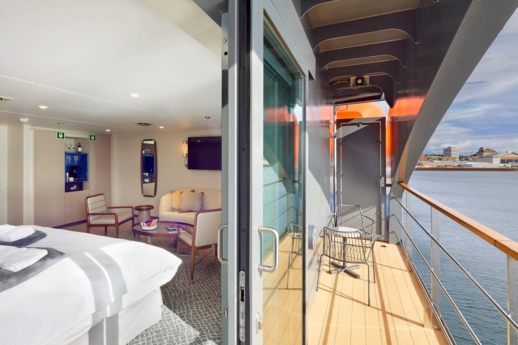Magellan Explorer Single Veranda Cabin interior