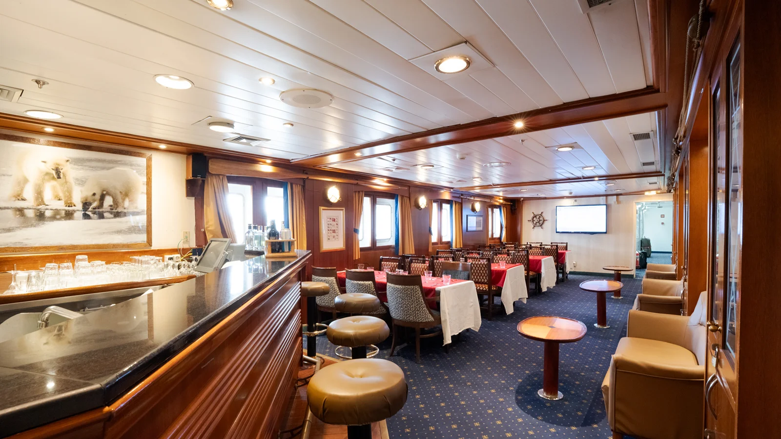 G Expedition - Onboard public area 2