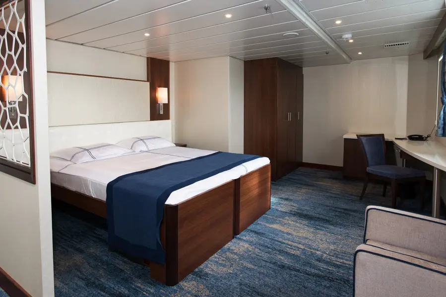 G Expedition Owner’s Suite interior